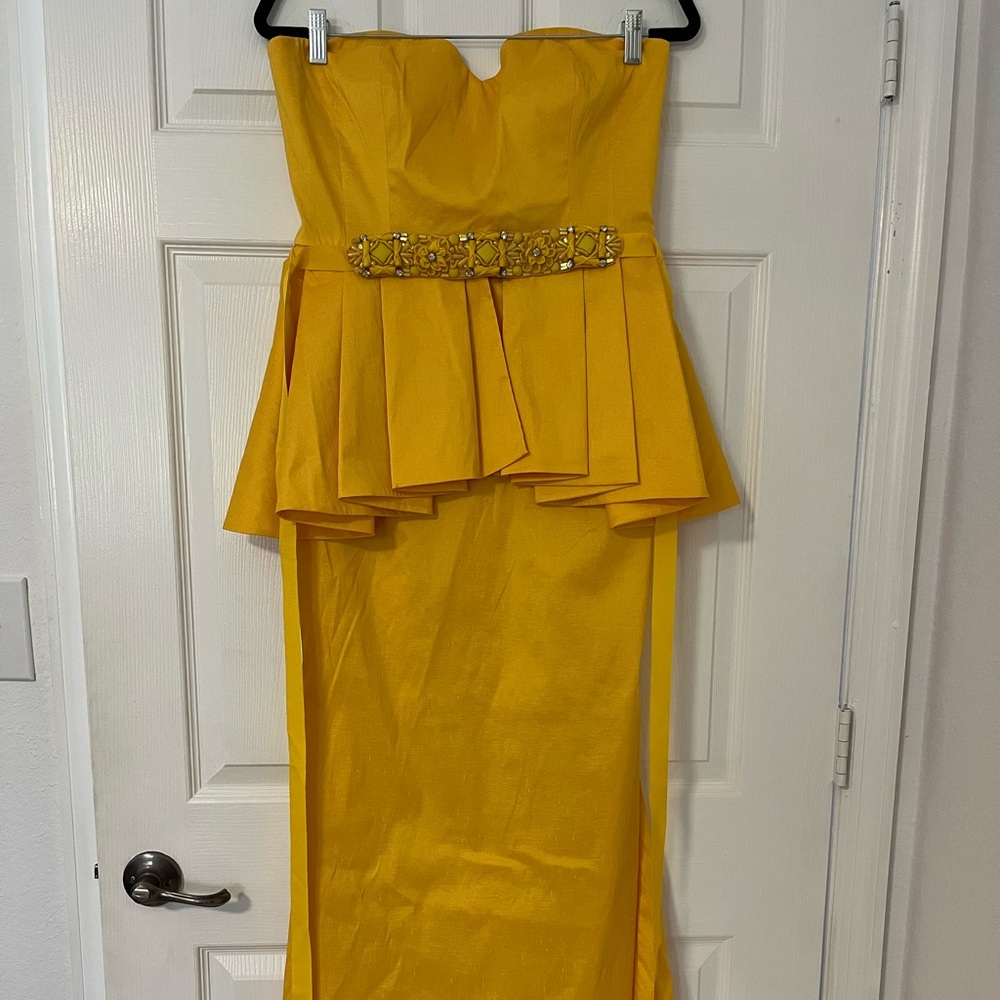 Badgley Mischka yellow evening gown size 10